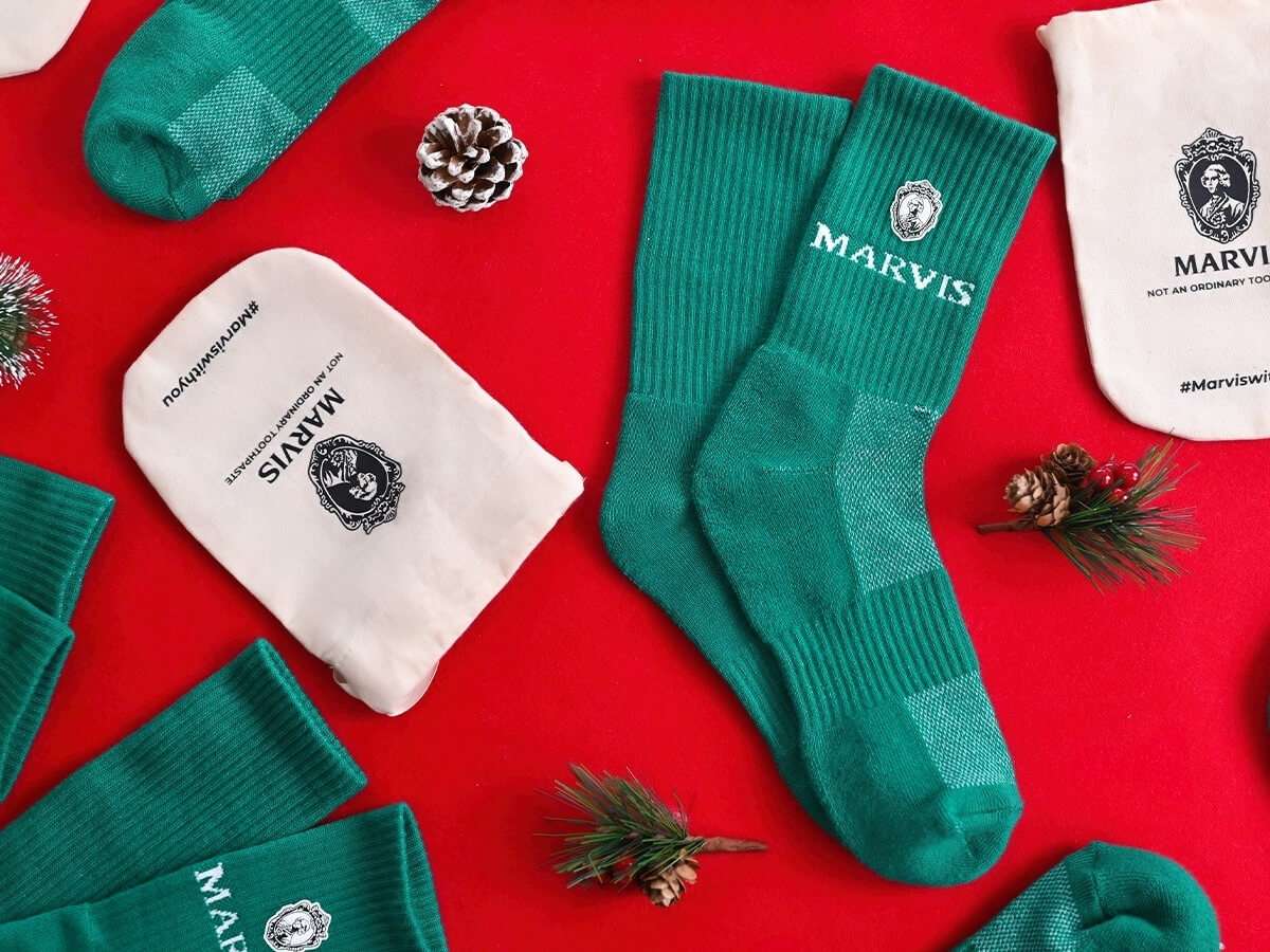 Tất đồng phục êm ái, bền bỉ cho môi trường làm việc cường độ cao