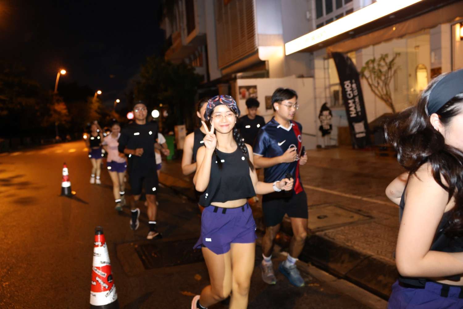 Run safe in the dark — Trong mắt người trong cuộc