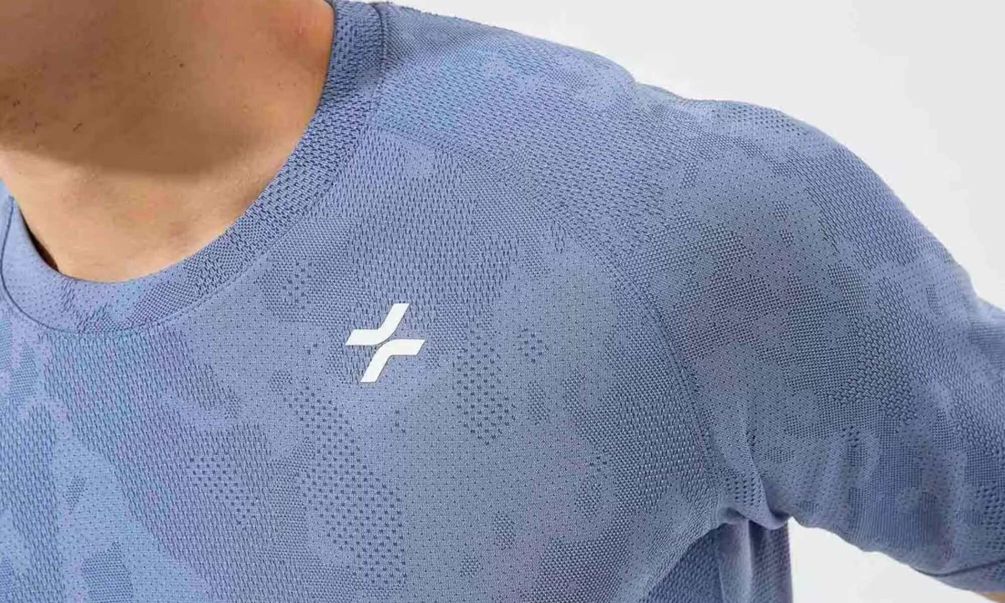 Áo thun thể thao không đường may hạn chế cọ xát, tối ưu thoải mái khi tập cường độ cao