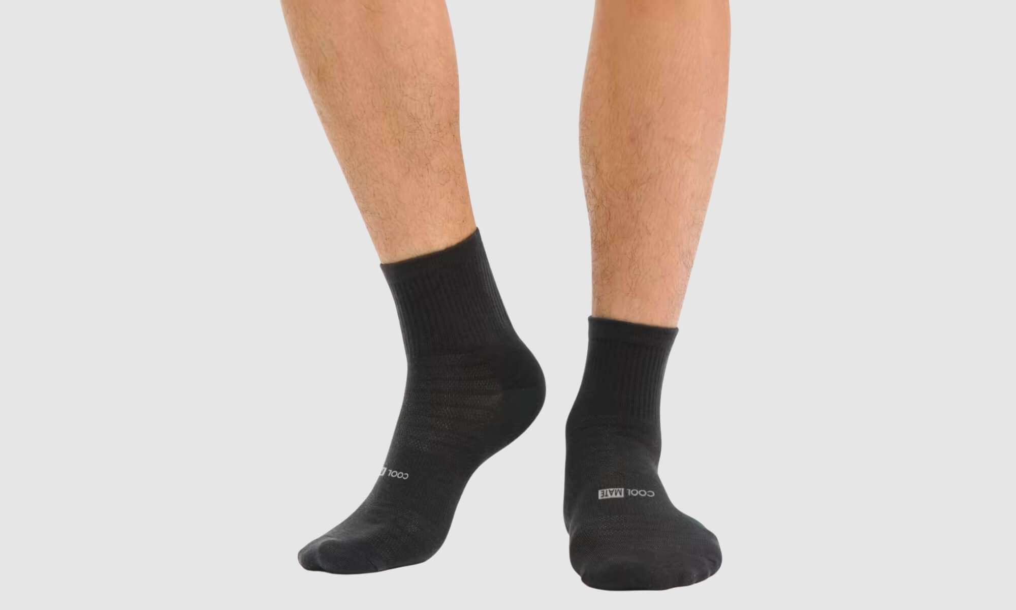 Tất nam cổ trung Coolmate với thiết kế lịch lãm, thoáng chân, chuẩn phong cách công sở