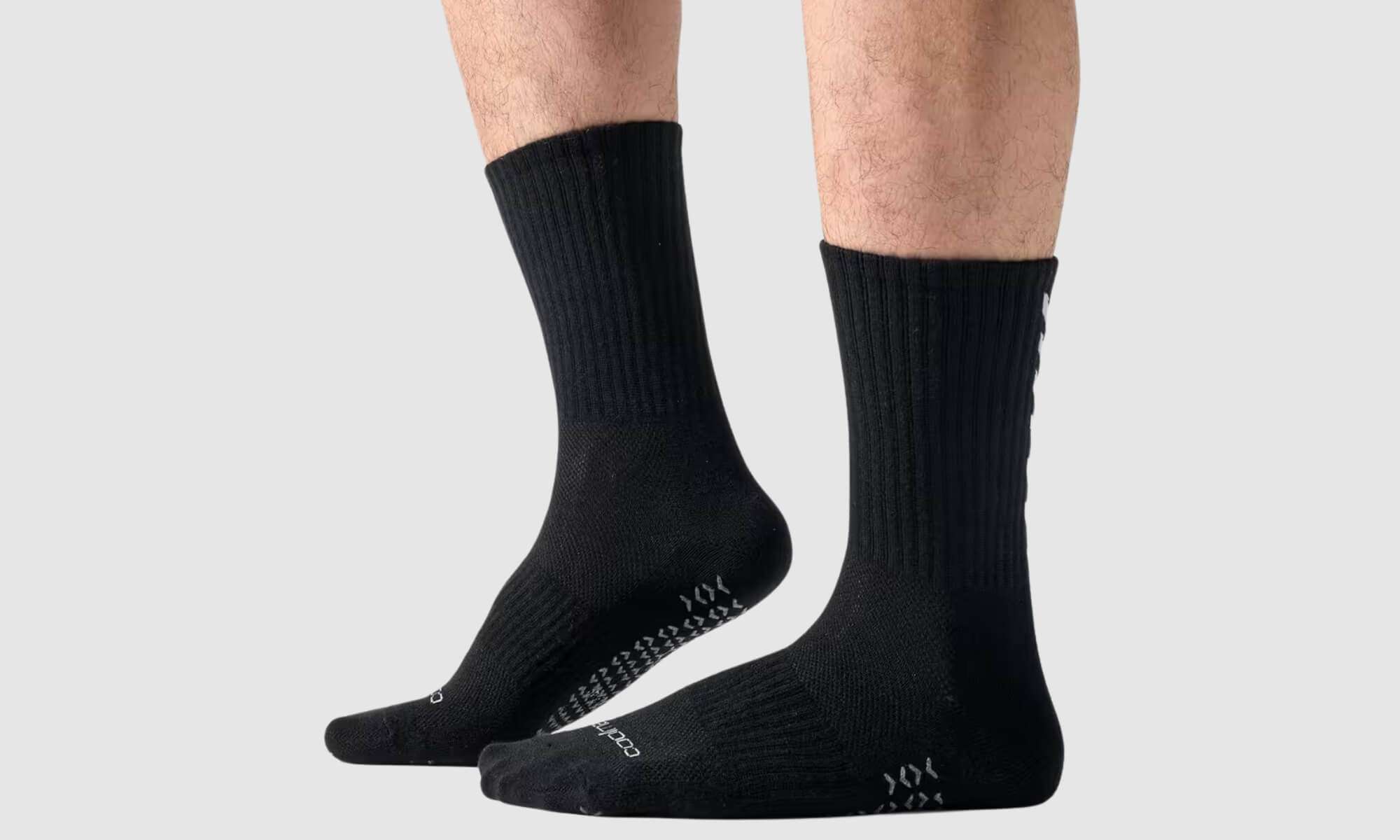 Tất nam thể thao cổ dài chống trượt với đệm silicone bám chắc, bảo vệ chân tối đa