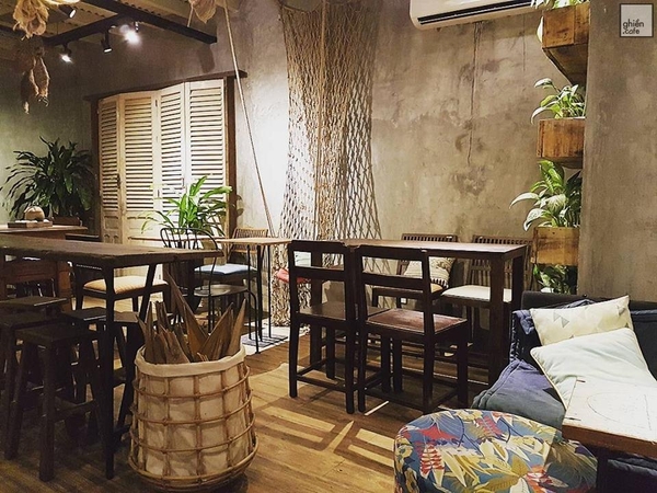 Mỗi góc tại Năm mười mười lăm Cafe đều hiện hữu hình ảnh Sài Gòn xưa đầy cổ kính