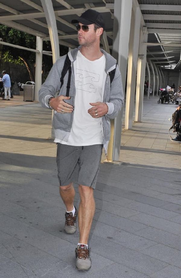 Chris Hemsworth năng động với quần short và áo thun
