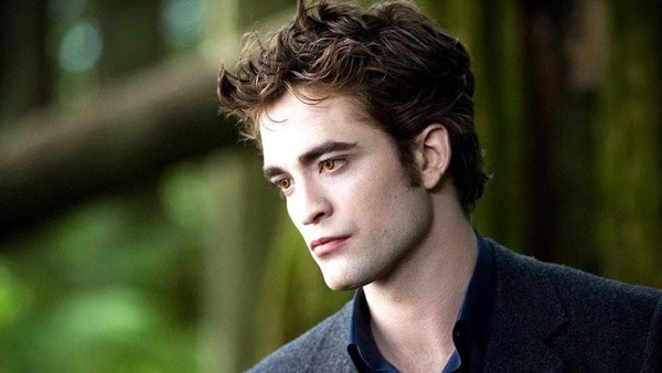 “The Twilight Saga” (2008) đã đưa tên tuổi của diễn viên Robert Pattinson vụt sáng