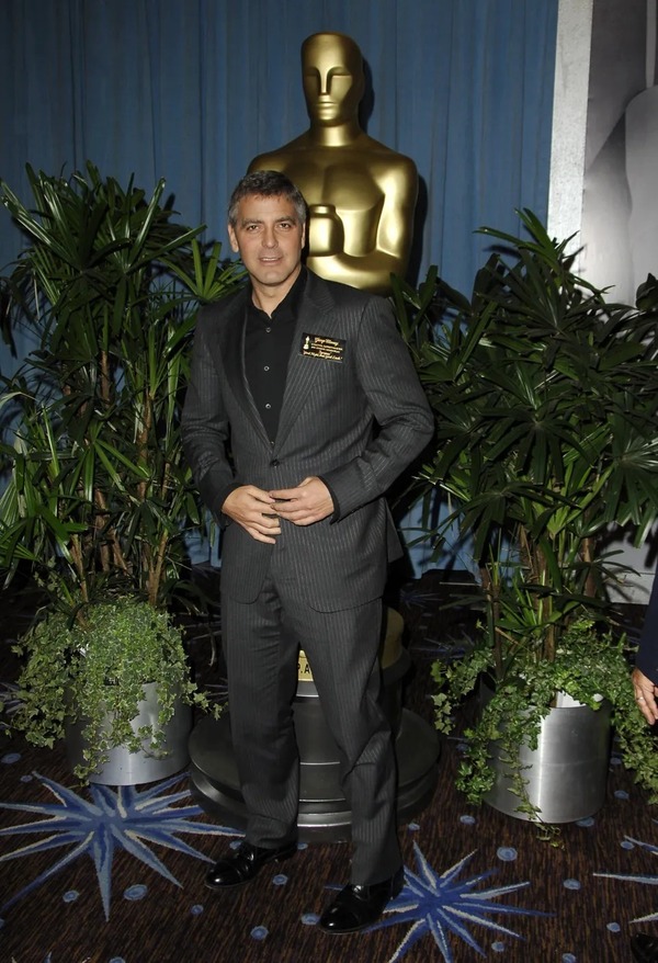 Phong cách thanh lịch của diễn viên George Clooney