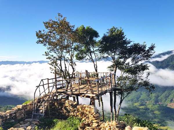 Hang Kia là địa điểm săn mây tuyệt vời khi trekking Mai Châu