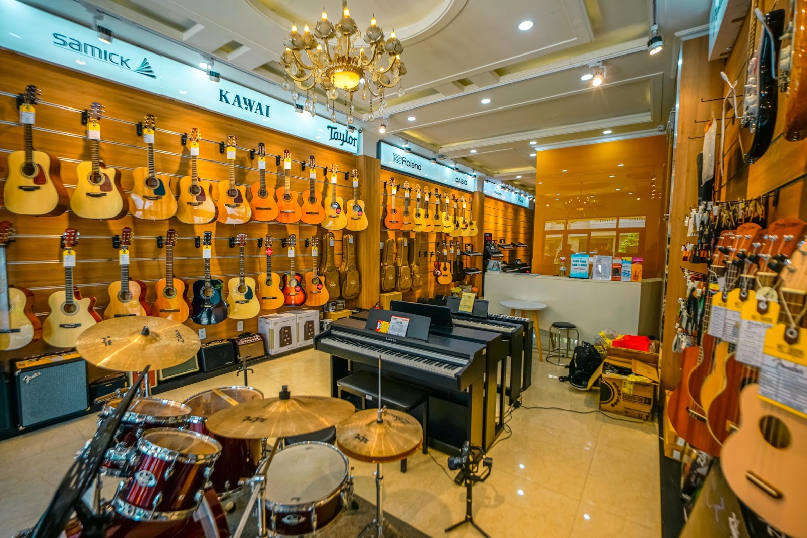 Việt Thương - Địa điểm mua đàn guitar hàng đầu tại Việt Nam