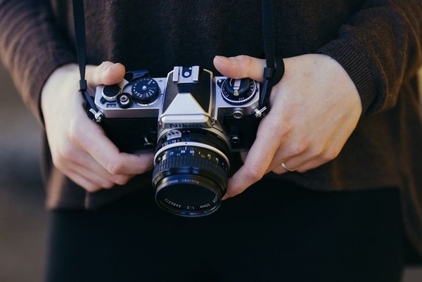 Tại sao nên mua máy ảnh cơ?