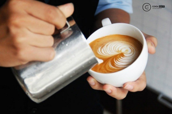 “Barista” là danh từ trong ngôn ngữ Ý dùng để chỉ những người pha chế thức uống