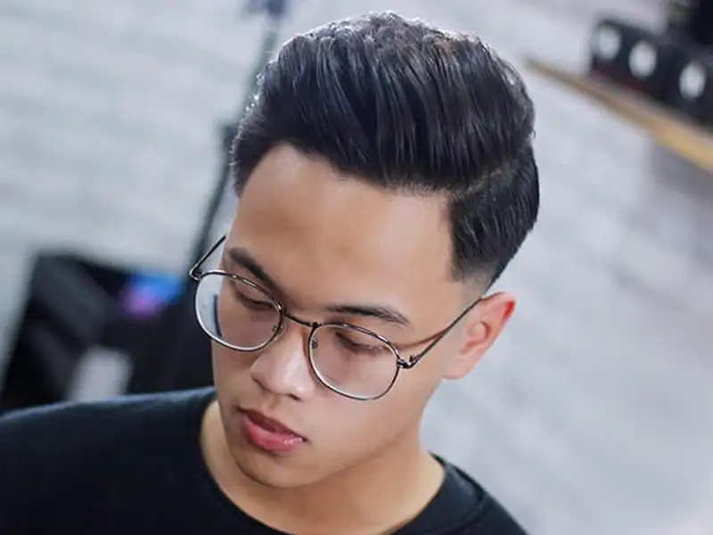 Tóc side part vuốt ngược