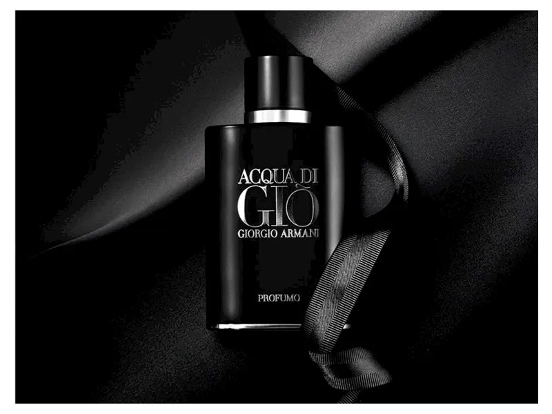 Thương hiệu Giorgio Armani chiếm lĩnh thế giới với hơn 100 hương nước hoa độc đáo khác nhau