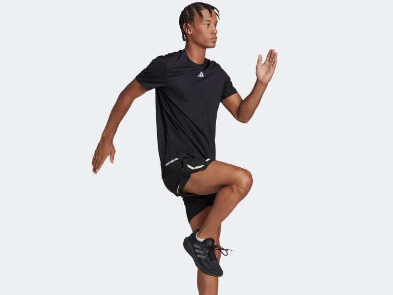 Quần áo chạy bộ Adidas với công nghệ Aeroready giúp runner luôn thoải mái