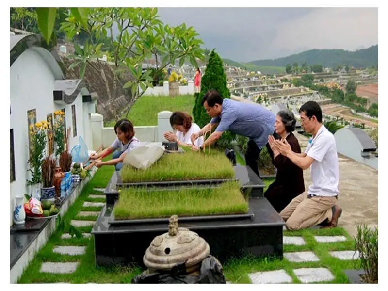 Trong phong tục, Tết Thanh Minh là dịp để con cháu tưởng nhớ và hướng về cội nguồn tổ tiên