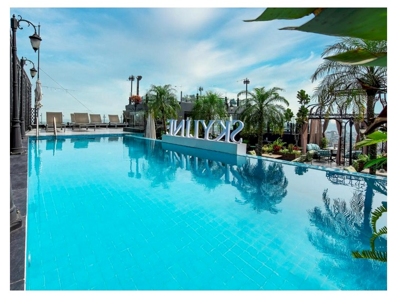 Nếu vẫn còn phân vân khi chọn bể bơi cực hot trên nóc nhà Hà Nội thì hãy đến ngay Tirant Hotel
