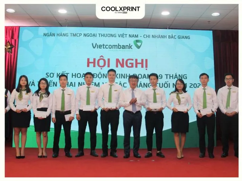 dong-phuc-vietcombank-4049