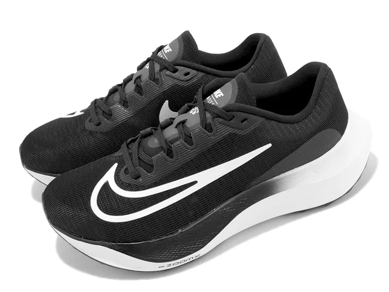 Nike Zoom Fly 5 là đôi giày được trang bị nhiều công nghệ tiến tiến