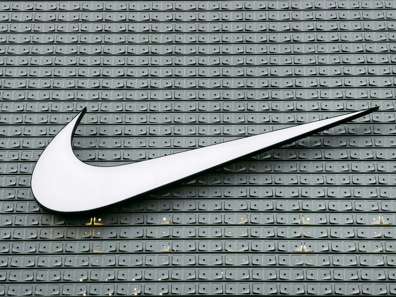 giày chạy bộ Nike