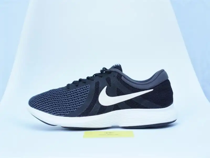 giày chạy bộ Nike