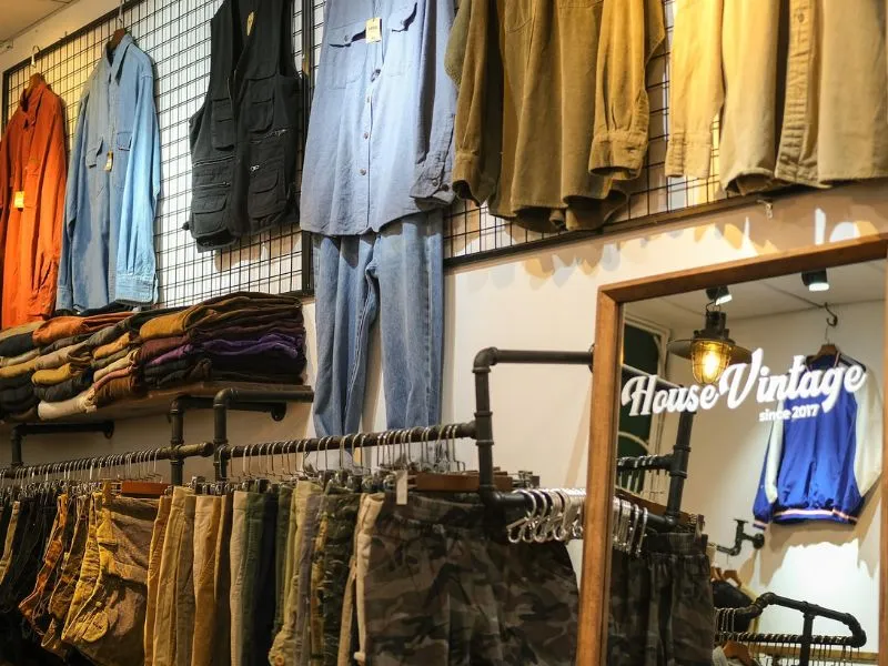 House Vintage & Secondhand Clothing 