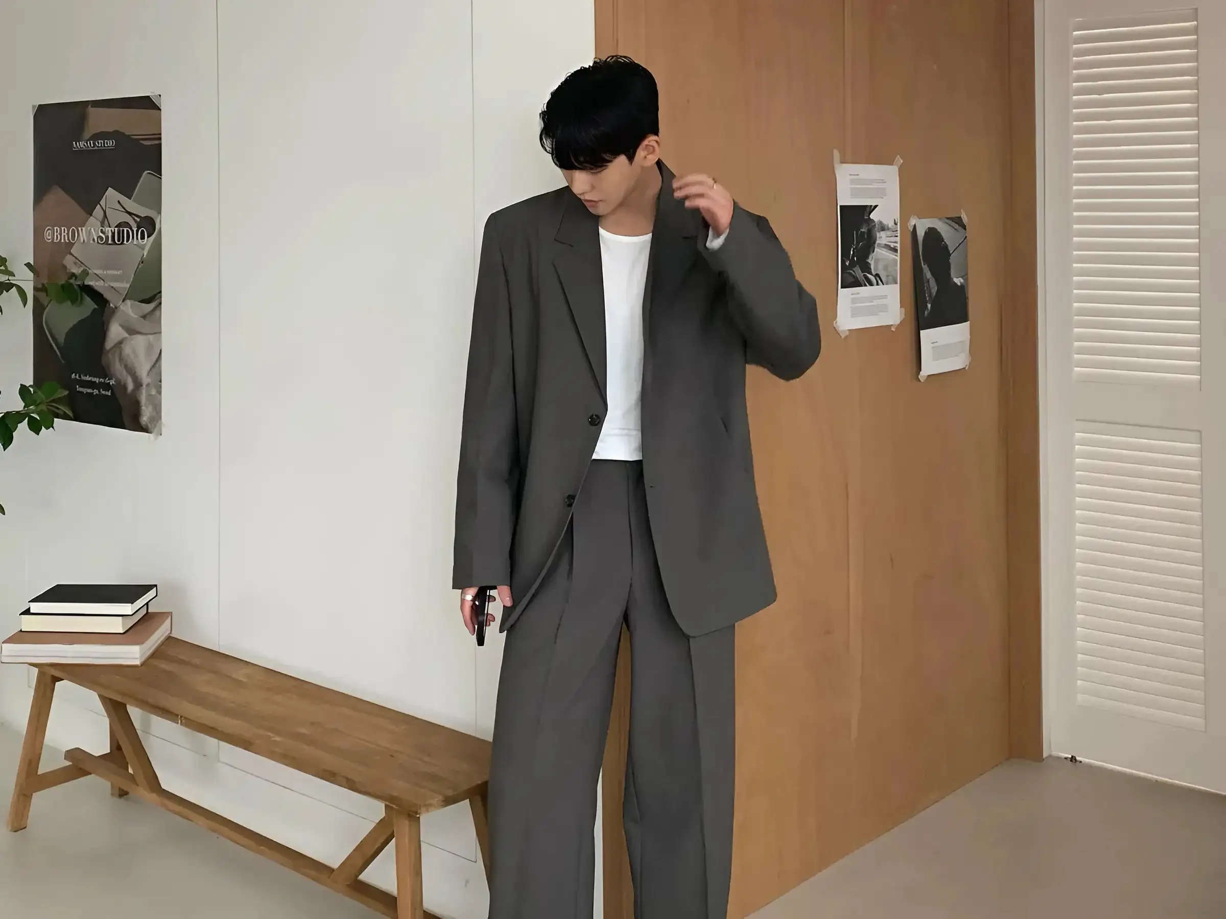 Blazer Linen + Áo Ba Lỗ/Polo + Quần Short + Sandal/Espadrilles