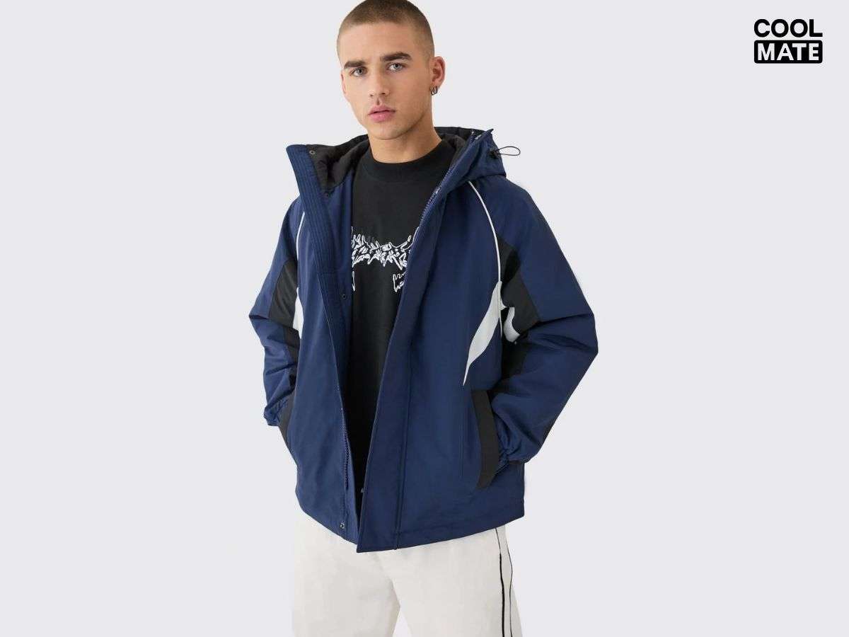 Áo khoác dù có mũ màu xanh navy phufhopwj thời tiết ẩm ướt