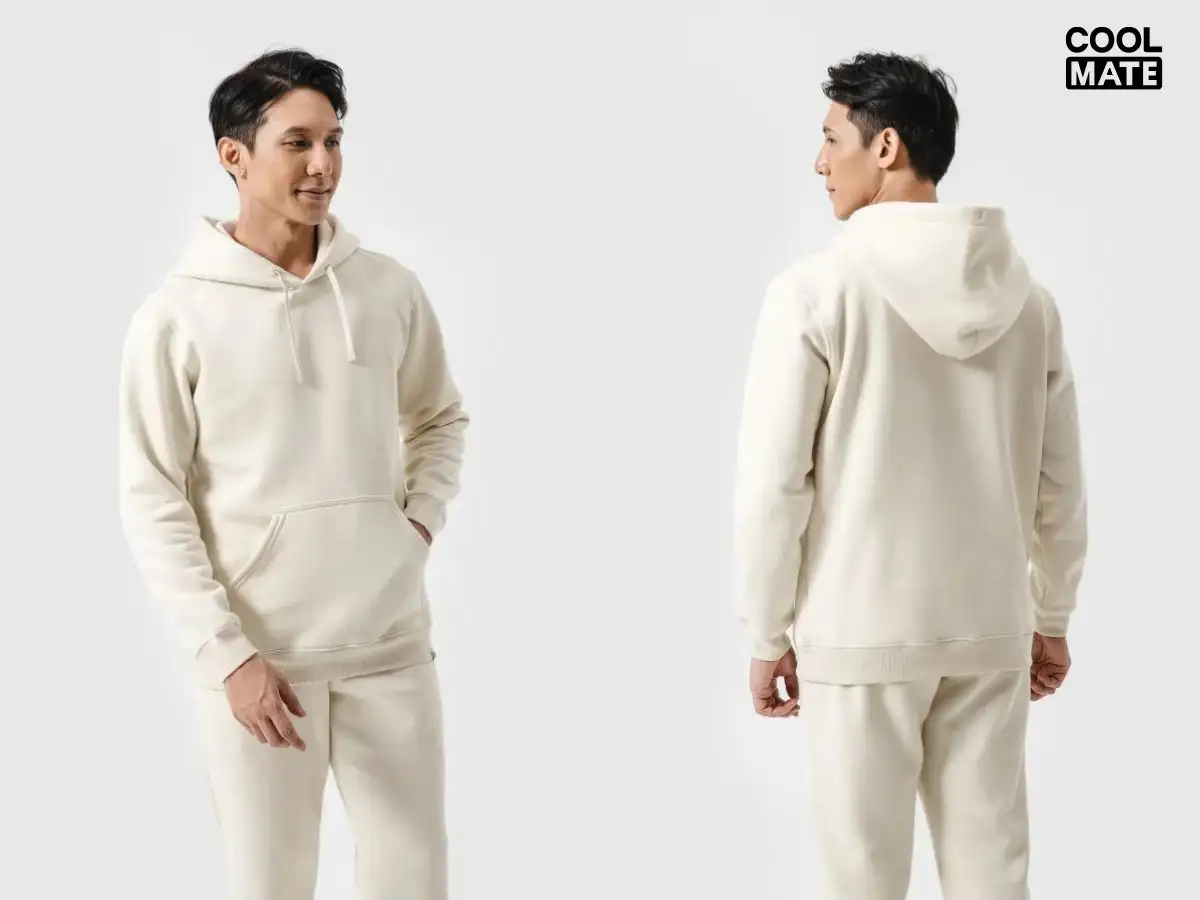Áo khoác hoodie Coolmate phối cùng quần jogger