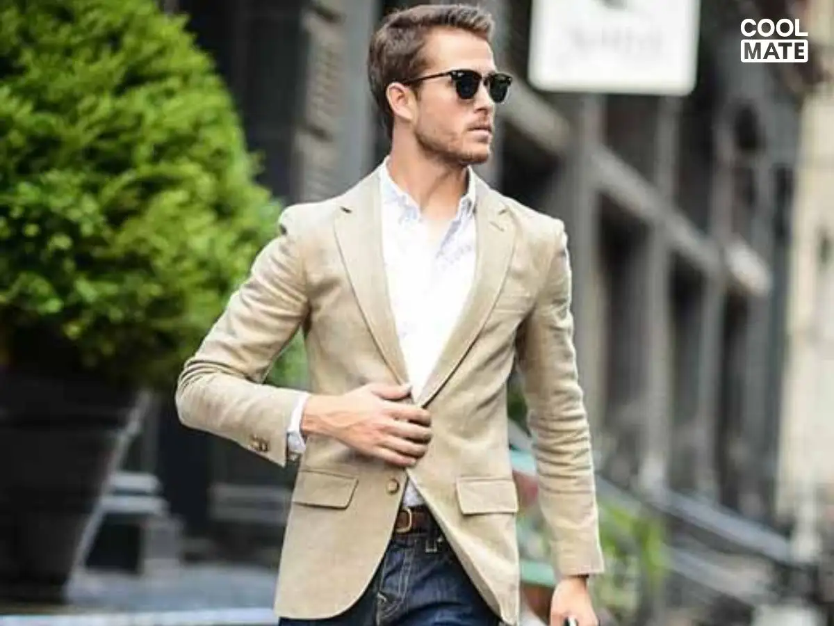 Áo khoác kaki màu beige phối đồ smart-casual