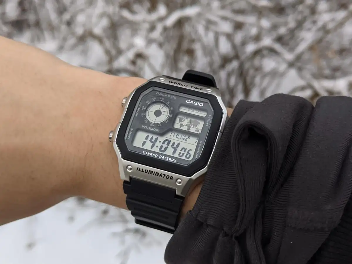 Đồng hồ chống nước Casio AE-1200WHD