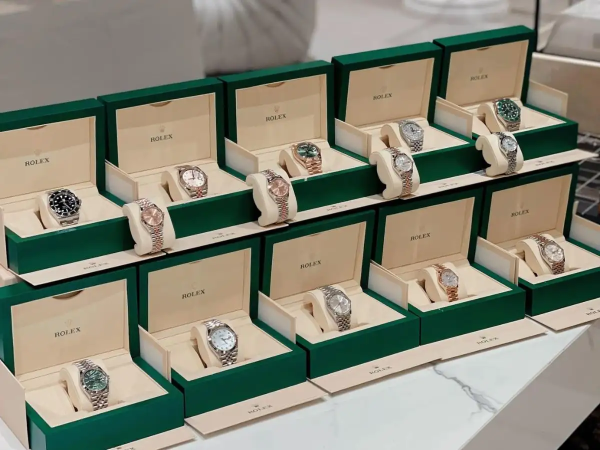 Cửa hàng bán đồng hồ Rolex