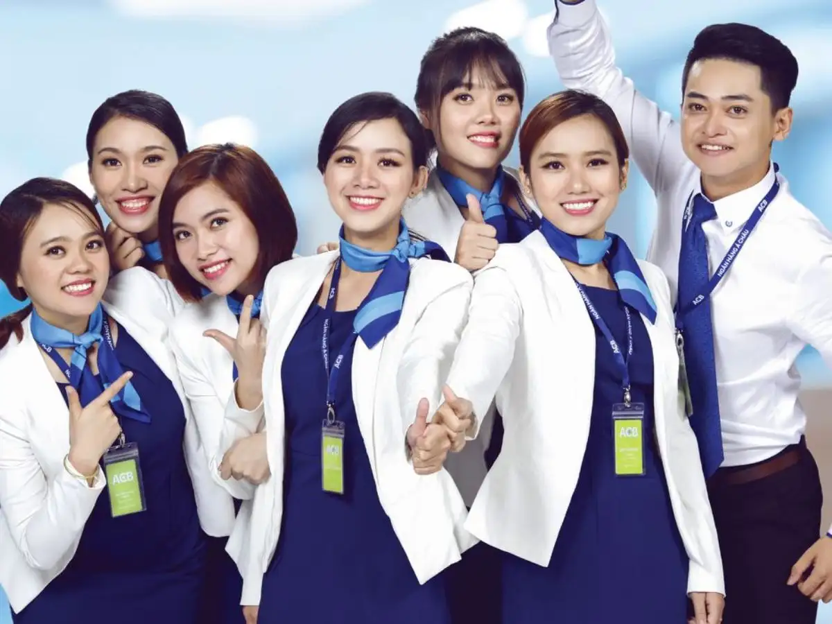 màu xanh dương đặc trưng của đồng phục ACB