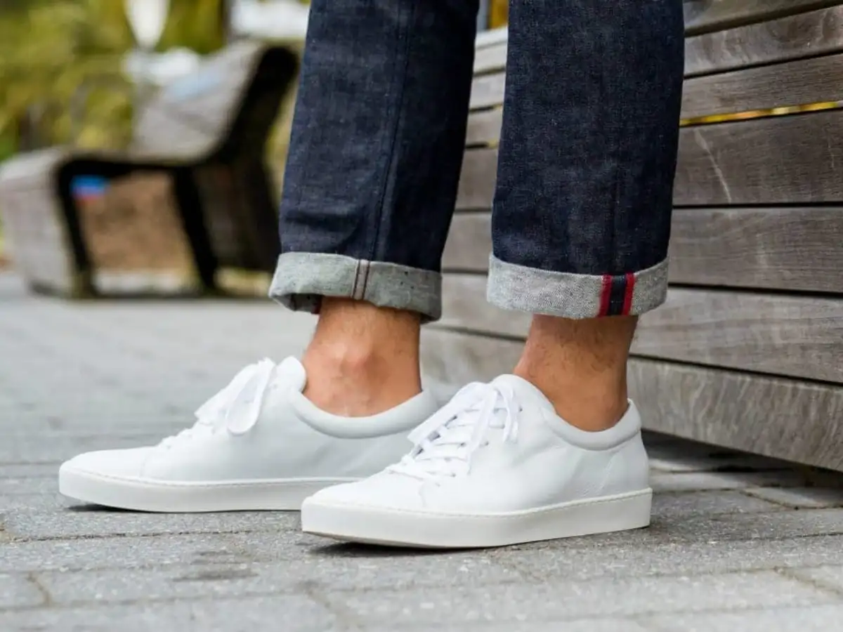 Chú ý chọn giày sneaker công sở dựa trên môi trường làm việc 