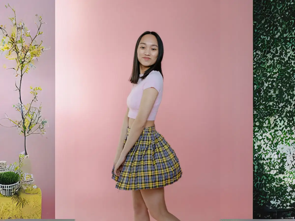 Nên tạo điểm nhấn vòng eo với áo croptop nhé các chị em dáng người chữ nhật