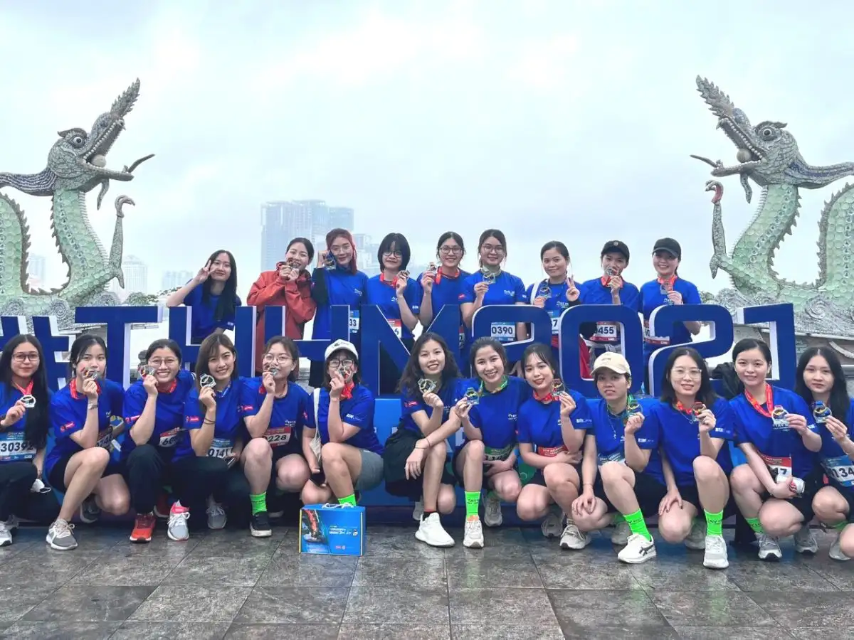 Chọn dáng áo phù hợp với các thành viên