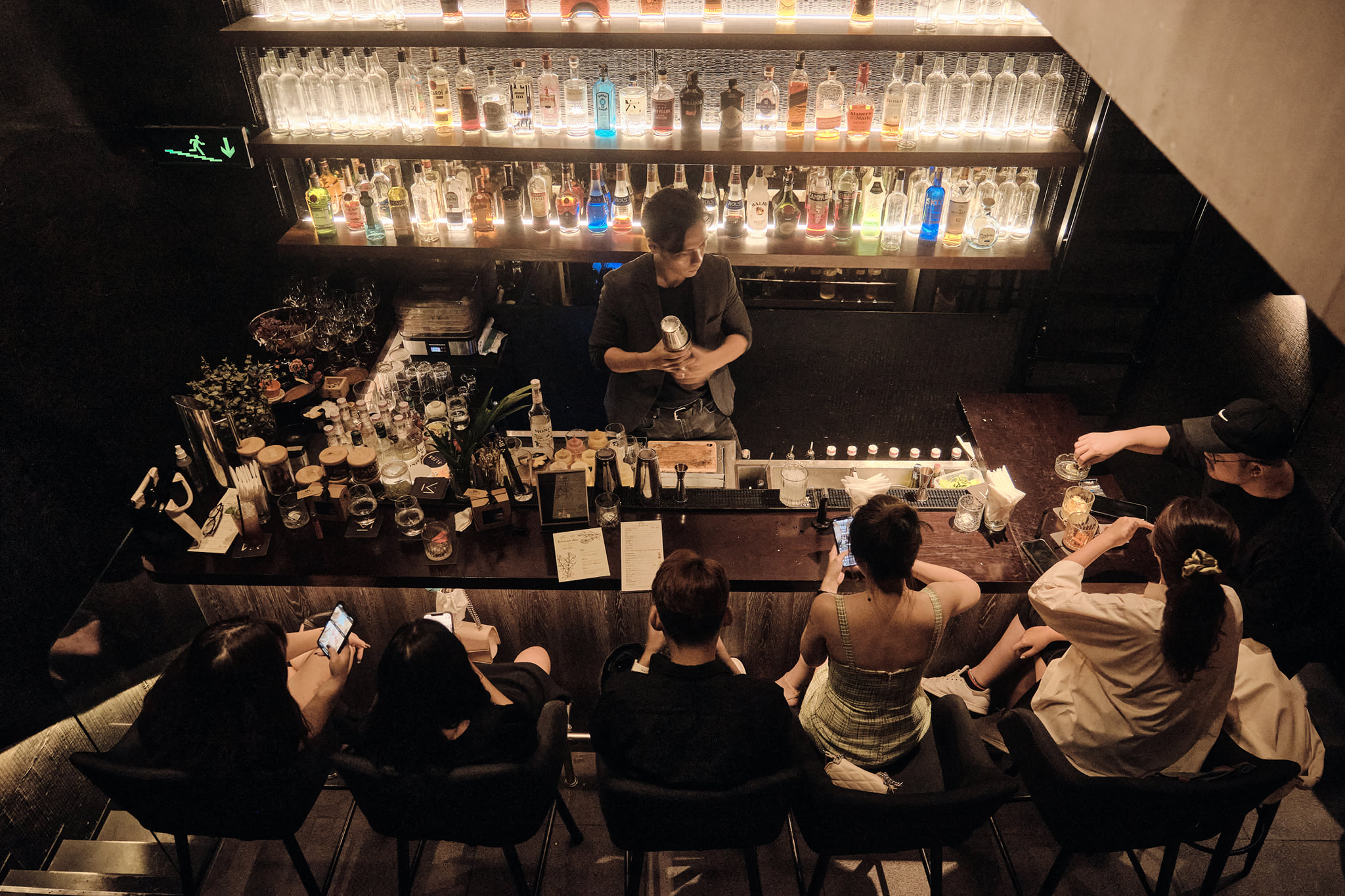 17 Quán Bar Thật Chill Cho Buổi Tối Một Mình Tại Sài Gòn - Coolmate