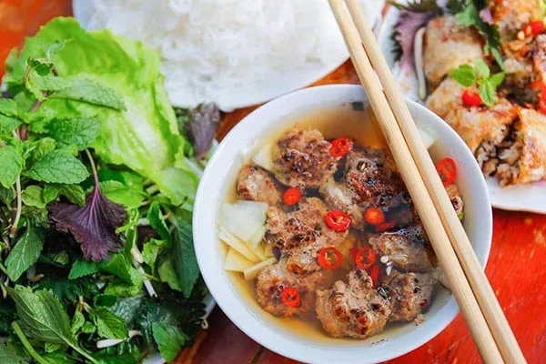 Bún chả là món ăn sáng vô cùng quen thuộc của người Hà Thành