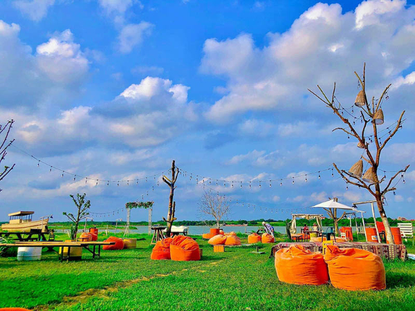 Bãi đá sông Hồng là địa điểm giải trí cuối tuần ở Hà Nội không thể bỏ qua