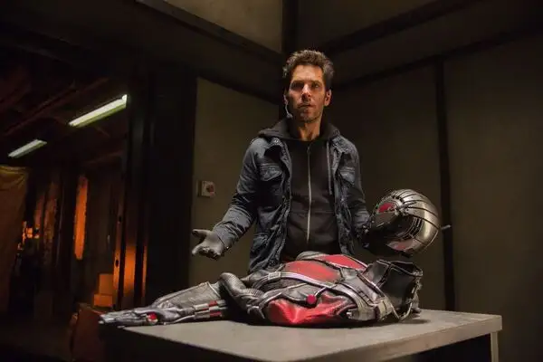 Scott Lang bắt đầu trở thành Người Kiến