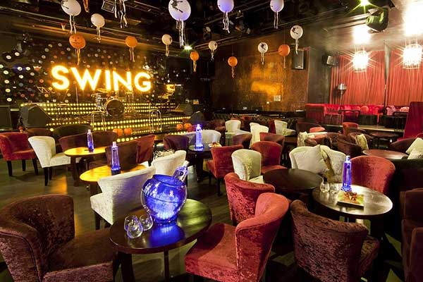 Lounge được xem là nơi dành cho những vị khách “VIP” với không gian xa hoa và dịch vụ đắt đỏ