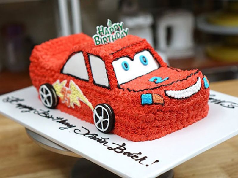 bánh sinh nhật cho bé trai hình ô tô