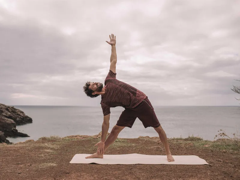 Bài tập tư thế tam giác rộng - Trikonasana