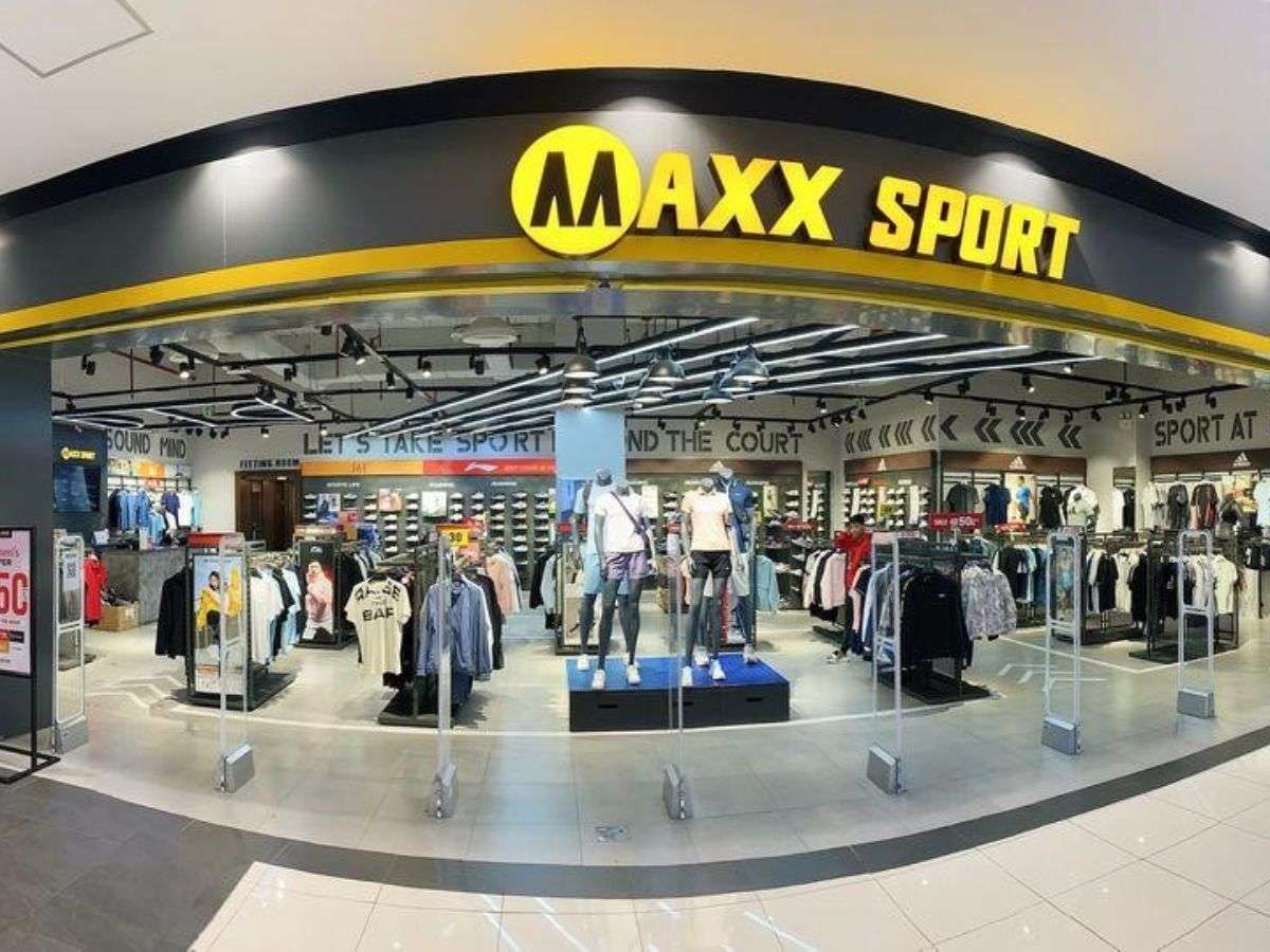 MaxxSport với không gian hiện đại và logo nổi bật
