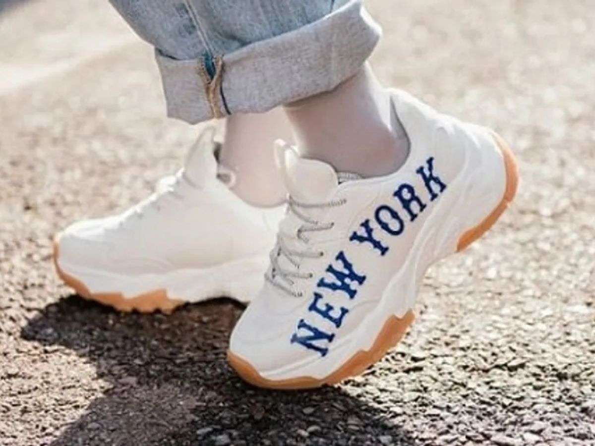 Tránh Nhầm Lẫn Giày Bóng Chày Chuyên Dụng Với Giày Thời Trang