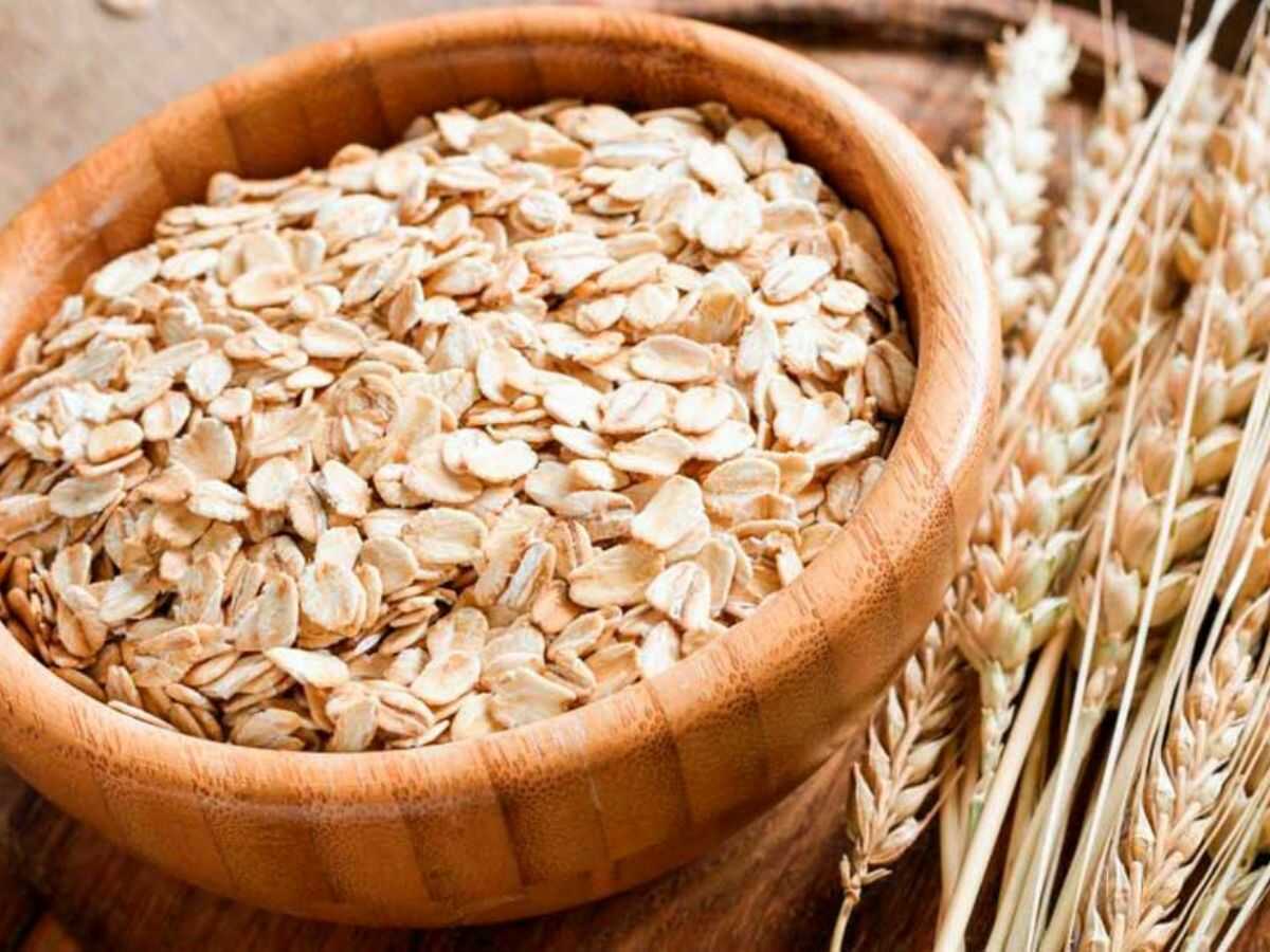 Yến mạch cung cấp năng lượng lâu dài và nhiều chất xơ giúp no lâu, hỗ trợ tiêu hóa khỏe mạnh