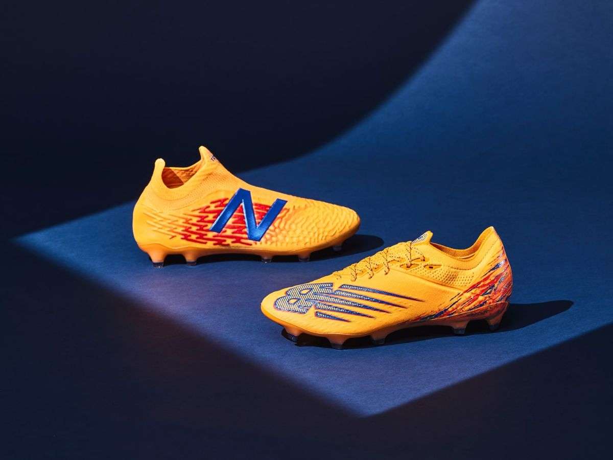 Giày đá bóng New Balance