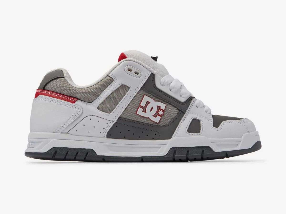 DC Shoes từng là biểu tượng của phong cách giày trượt ván hầm hố những năm cuối 90, đầu 2000