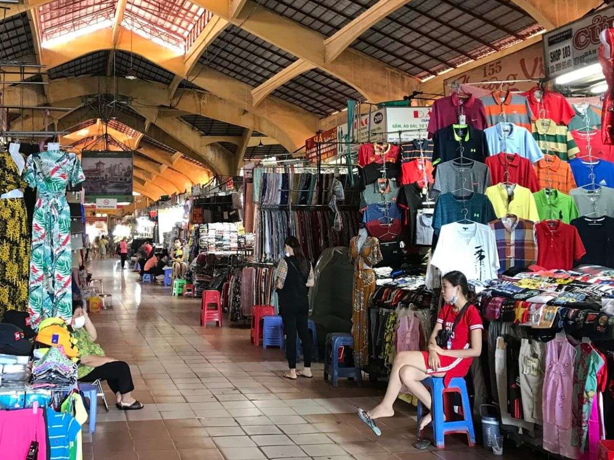 Mua đồ bơi tại các khu chợ ở TPHCM