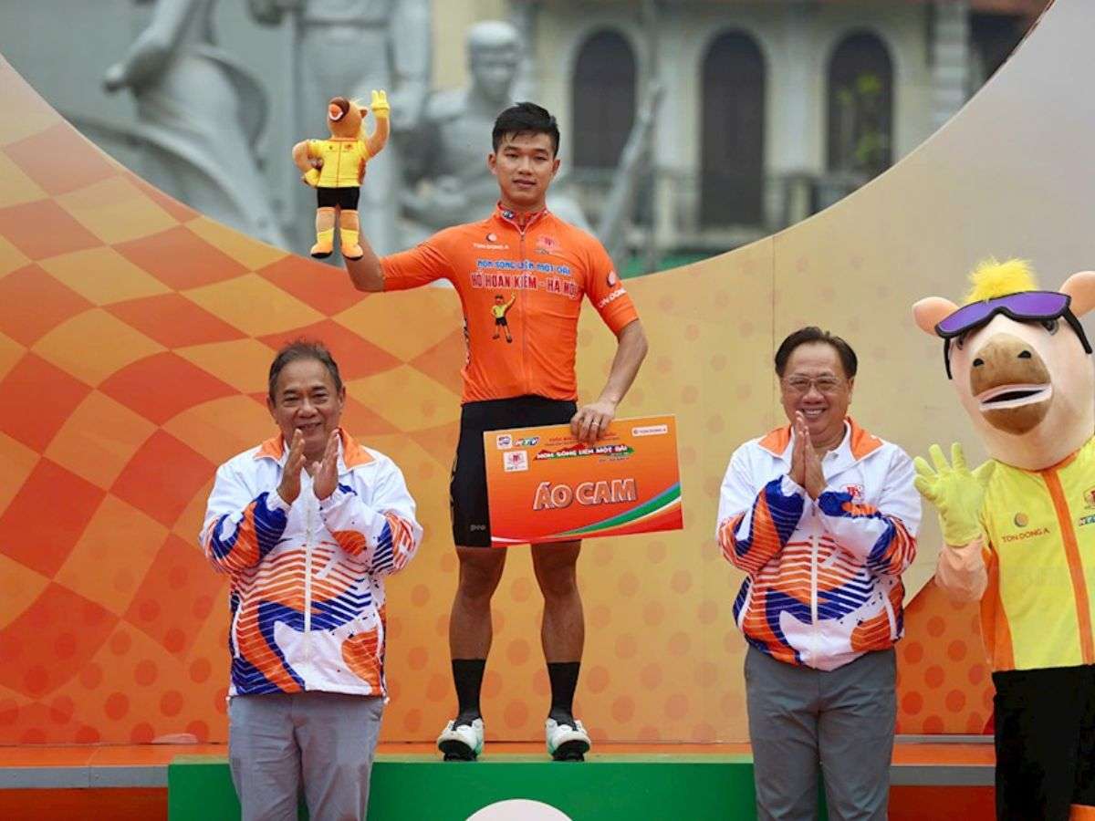 Áo cam trong giải đua Cúp Truyền hình TP.HCM