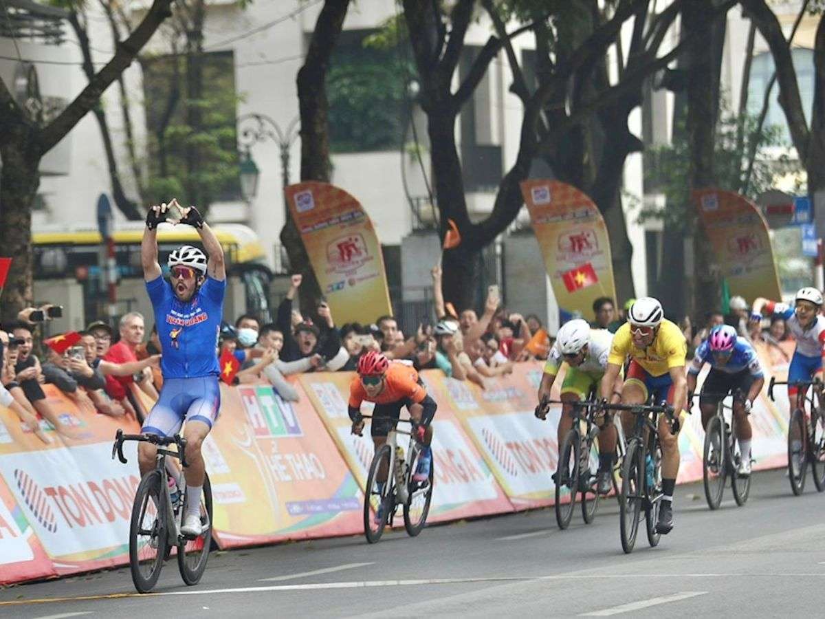 Chiến thuật đua xe đạp theo màu áo