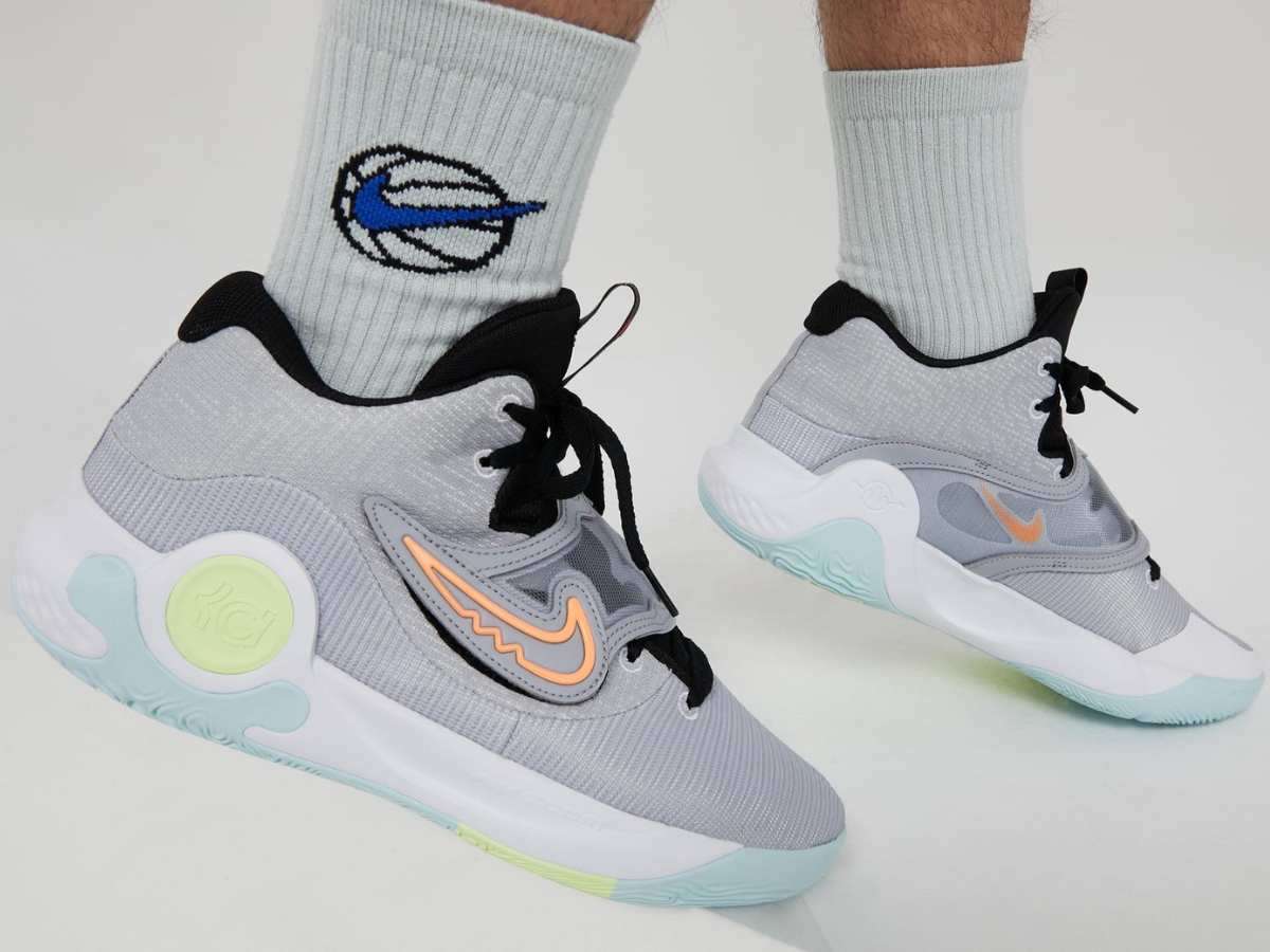 giay-bong-ro-nike-2271