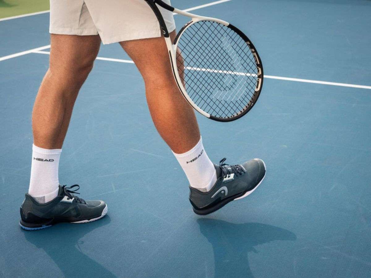 Không nên dùng giày tennis chạy bộ